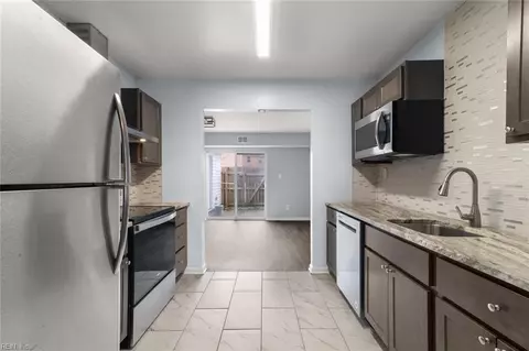 6903 E Tanners Creek Dr, Norfolk, VA 23513