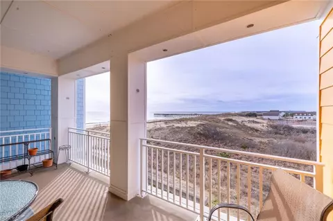 3738 Sandpiper Rd #213B, Virginia Beach, VA 23456