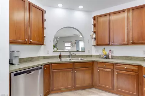 604 Rustads Cir, Williamsburg, VA 23188 photo 14