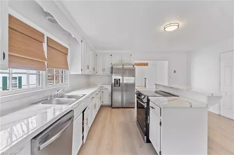 222 Clemwood Pw Pkwy, Hampton, VA 23669