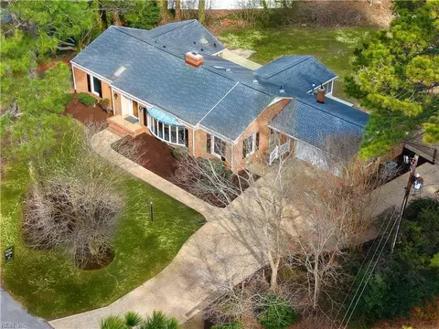 216 Robanna Dr, Seaford, VA 23696