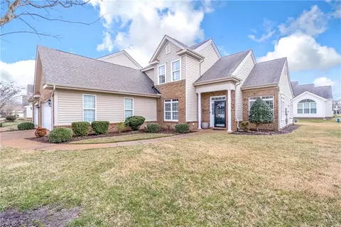 533 Dunning Ln, Chesapeake, VA 23322