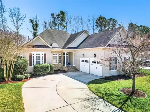 325 Conservation Xing, Chesapeake, VA 23320