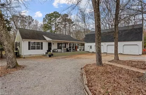 113 Robin Ln, Smithfield, VA 23430