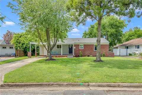 8 Mill Creek Ter, Hampton, VA 23663