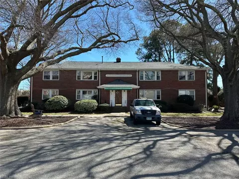 320 24th St #3, Virginia Beach, VA 23451