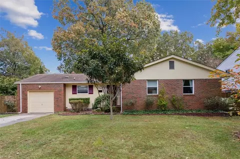 512 Holbrook Rd, Virginia Beach, VA 23452