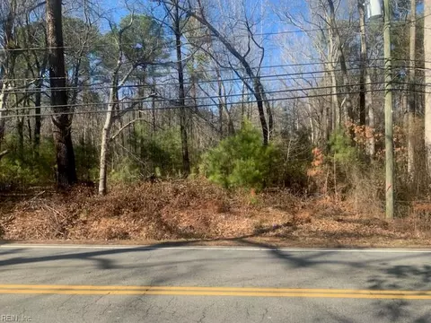 13 Pughsville Rd # A, Suffolk, VA 23435