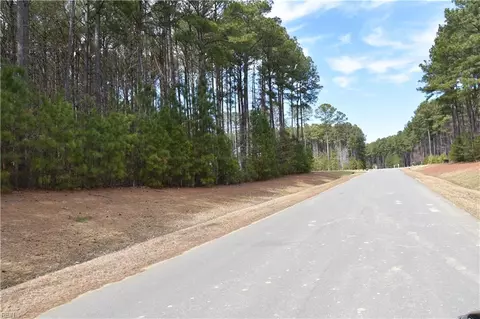 1314 Lawnes Neck Dr, Isle Of Wight County, VA 23430