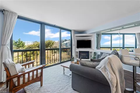 1222 E Ocean View Ave #203, Norfolk, VA 23503