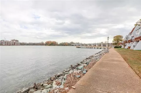 216 Mill Point Dr, Hampton, VA 23669 photo 13
