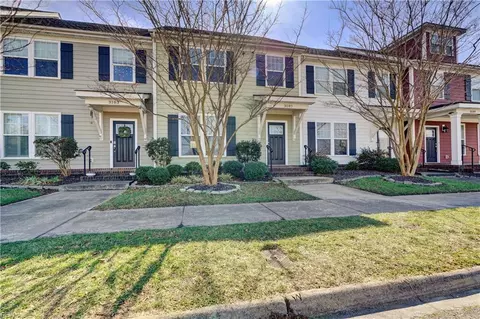 3105 Conservancy Dr, Chesapeake, VA 23323