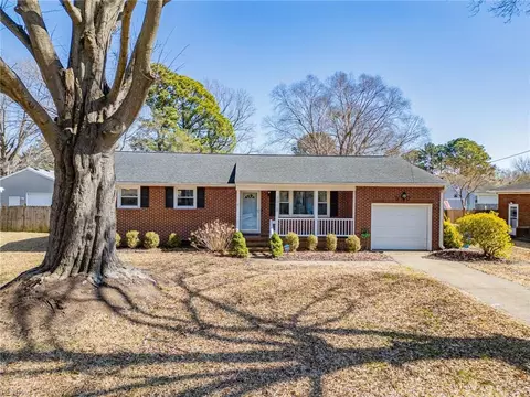 2012 Phyllis Dr, Chesapeake, VA 23325