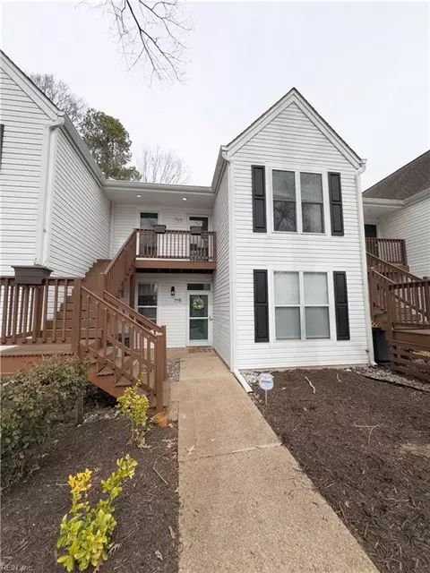 725 Ironwood Dr, Yorktown, VA 23693