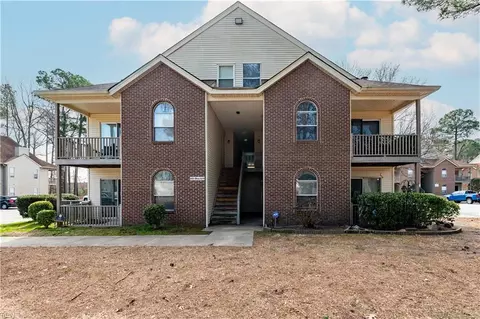 611 Mary Robert Ln #202, Newport News, VA 23608