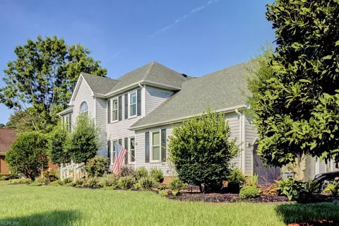 1108 Fairway Dr, Chesapeake, VA 23320