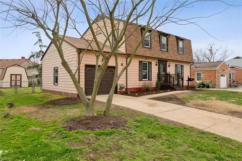 457 Putney Ln, Newport News, VA 23602