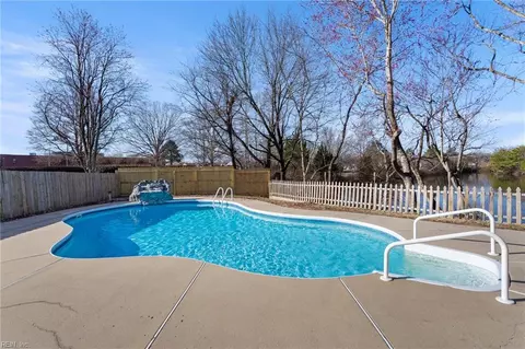 1203 Saddlebred Dr, Virginia Beach, VA 23464