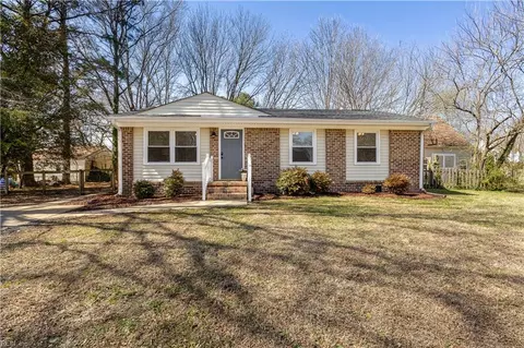 3716 Stanley Dr, Chesapeake, VA 23323