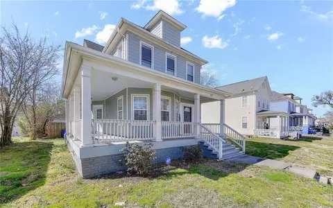 229 E Indian River Rd, Norfolk, VA 23523