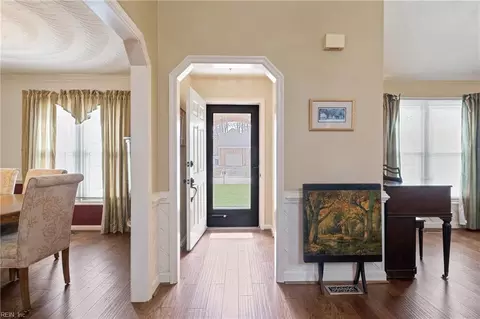 4804 Phoenix Dr, Chesapeake, VA 23321 photo 3
