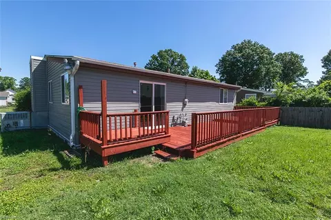 Exterior - 18 Somerset Ln, Hampton, VA 23669 photo 1 of 4