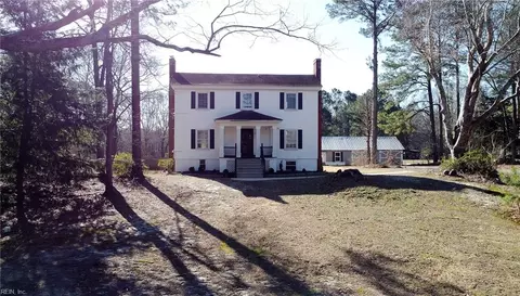 6122 Fire Tower Rd, Zuni, VA 23898