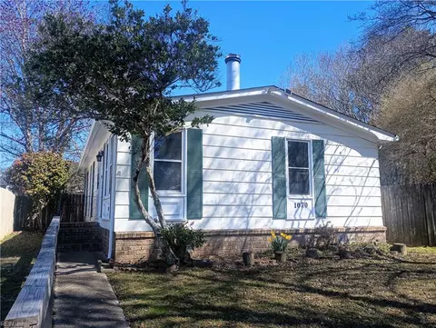1070 Whales Run Ct, Virginia Beach, VA 23454