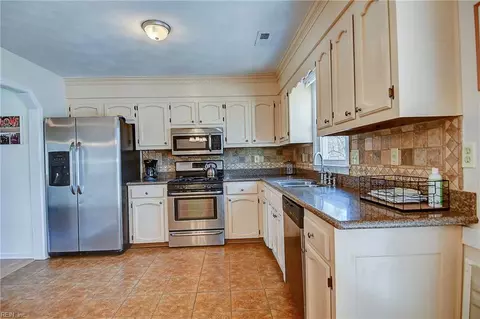 Kitchen - 3014 Bertram St, Chesapeake, VA 23323 photo 1 of 8
