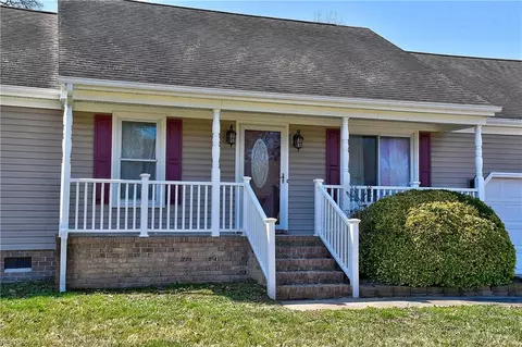 Exterior - 3014 Bertram St, Chesapeake, VA 23323 photo 2 of 14