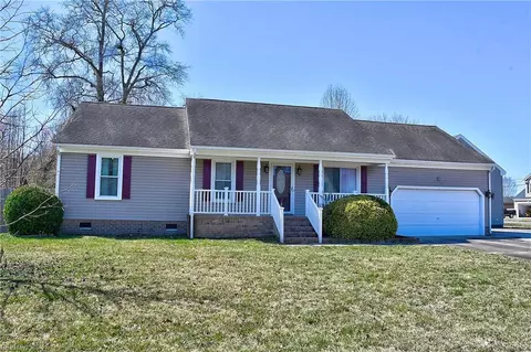 Exterior - 3014 Bertram St, Chesapeake, VA 23323 photo 12 of 14