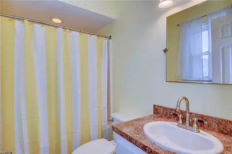 Bath - 3014 Bertram St, Chesapeake, VA 23323 photo 1 of 2