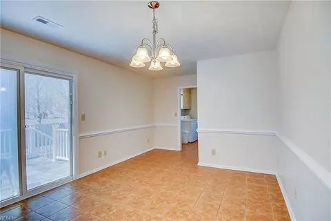 Dining - 3014 Bertram St, Chesapeake, VA 23323 photo 2 of 2