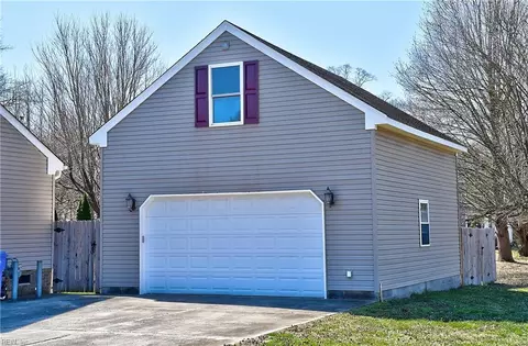 Exterior - 3014 Bertram St, Chesapeake, VA 23323 photo 11 of 14