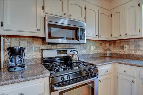 Kitchen - 3014 Bertram St, Chesapeake, VA 23323 photo 8 of 8