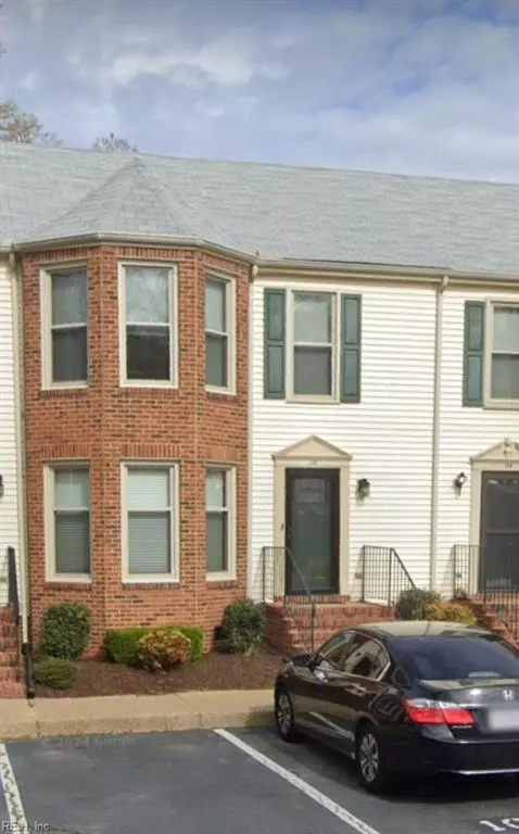 106 River Point Dr, Suffolk, VA 23434