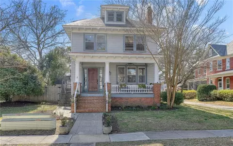 160 Orleans Cir, Norfolk, VA 23509