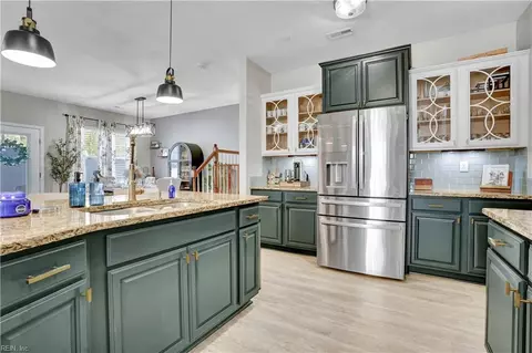 518 Cristfield Rd, Chesapeake, VA 23320