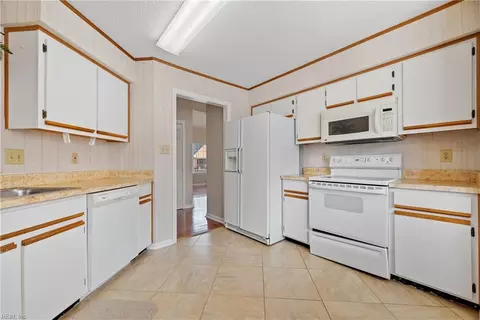 115 Kincaid Ln, Hampton, VA 23666 photo 11