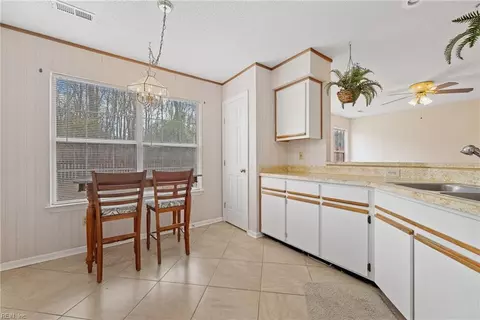 115 Kincaid Ln, Hampton, VA 23666 photo 10