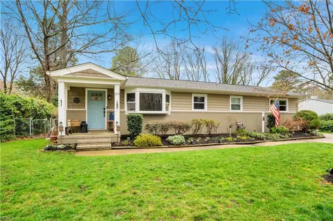 314 Riverside Dr, Yorktown, VA 23692