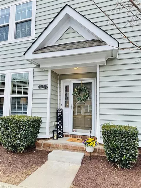 2176 Humphreys Dr #318, Suffolk, VA 23435