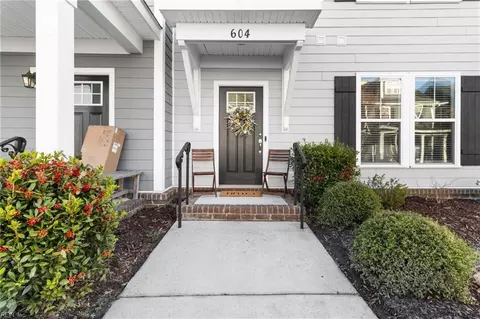 604 Muscadine Dr, Chesapeake, VA 23323