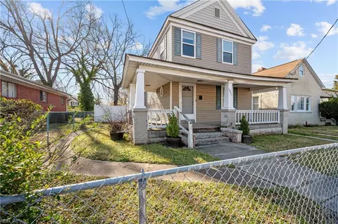 1906 Victoria Blvd, Hampton, VA 23661