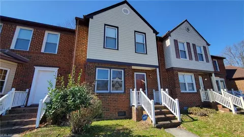 2440 Meadows Lndg, Chesapeake, VA 23321