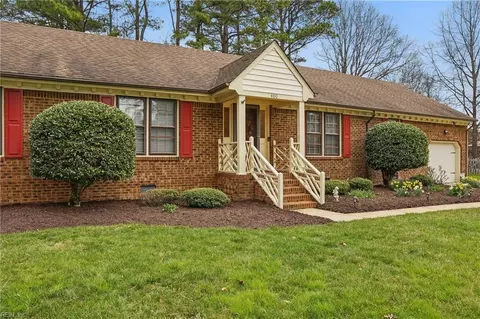 400 Penhook Ct, Chesapeake, VA 23322