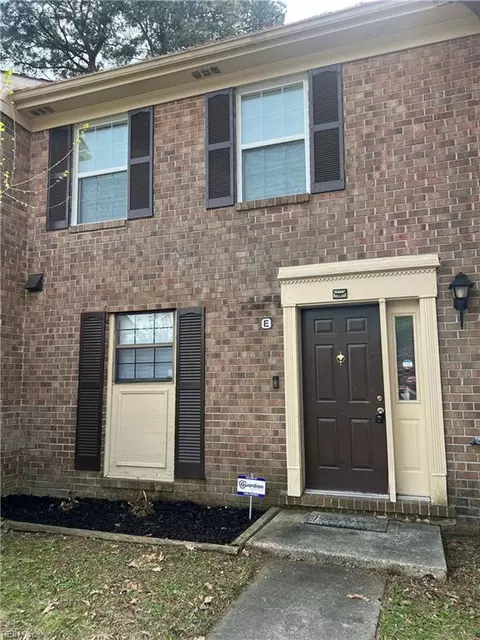 294 Circuit Ln #E, Newport News, VA 23608