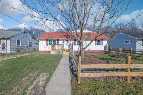 412 Winchester Dr, Hampton, VA 23666