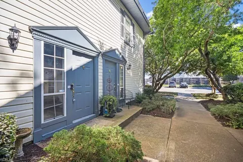 528 N Birdneck Rd #104, Virginia Beach, VA 23451
