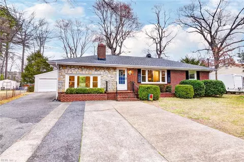 43 Saunders Rd, Newport News, VA 23601